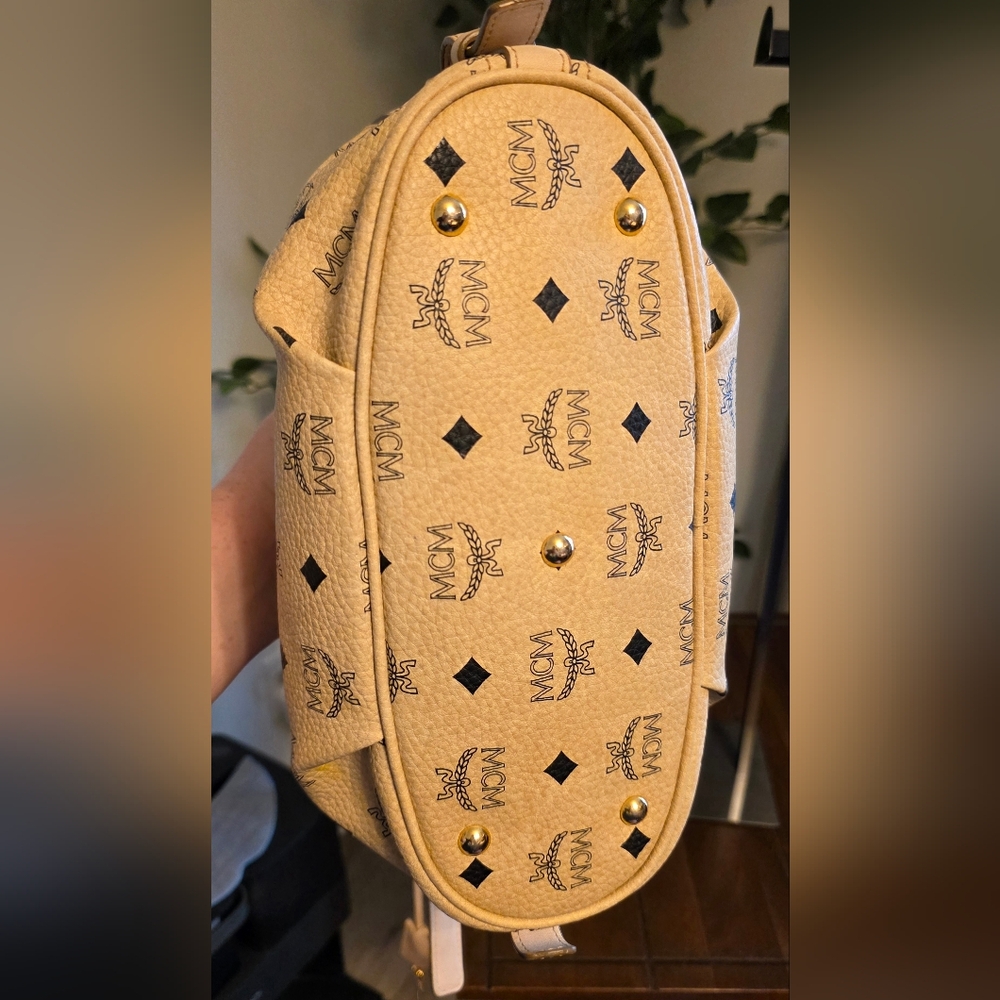 SOLD---------MCM Visetos Cream Shoulder Bag C2847 - Picture 8 of 11